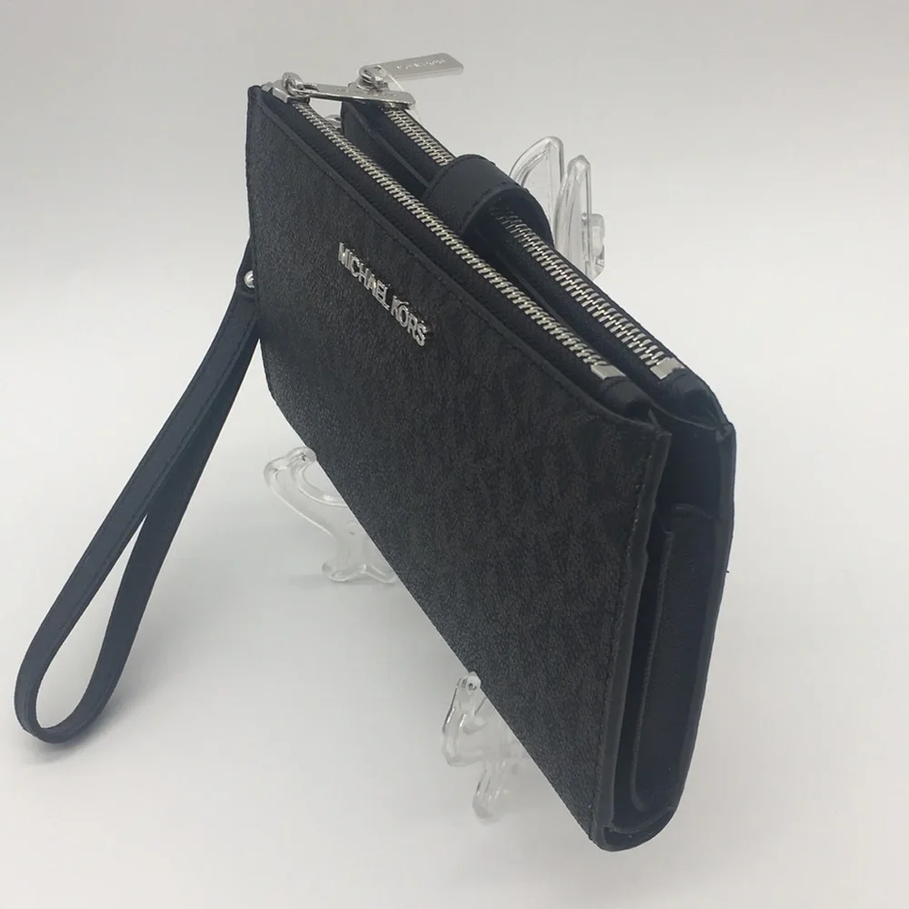 MICHAEL KORS LG DOUBLE ZIP WRISTLET BLACK - Picture 3 of 8